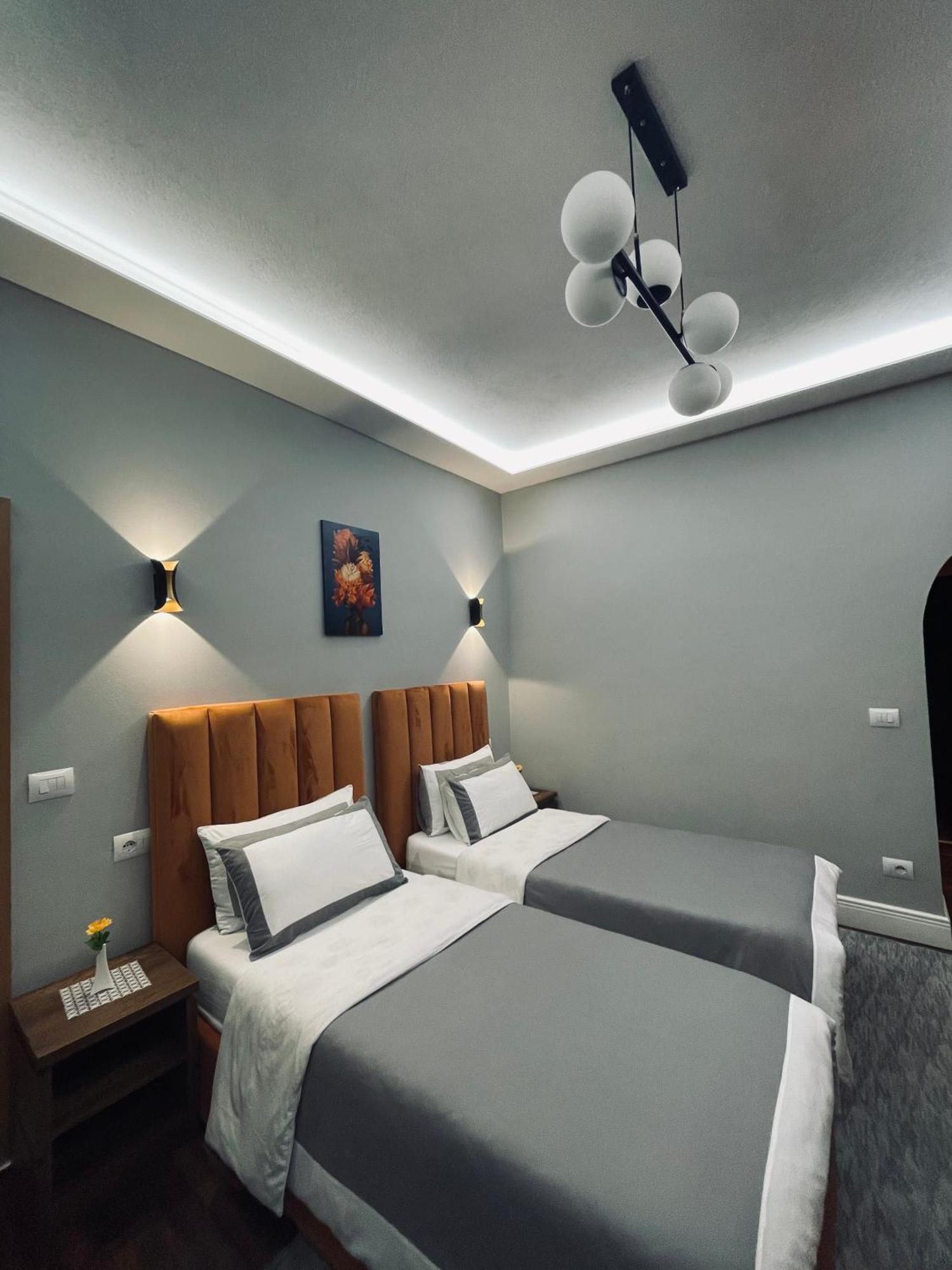 Garden Boutique Hotel Elbasan Extérieur photo