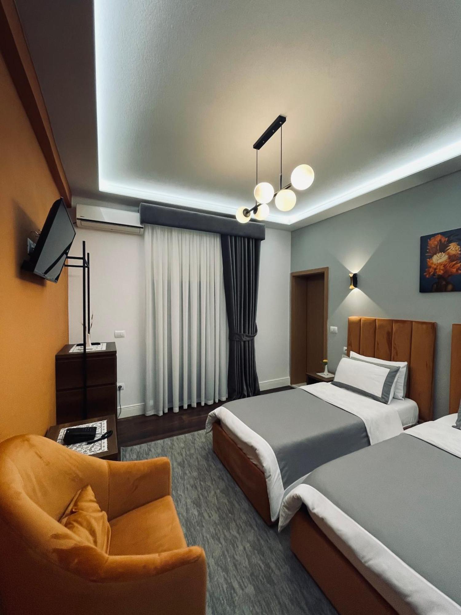 Garden Boutique Hotel Elbasan Extérieur photo