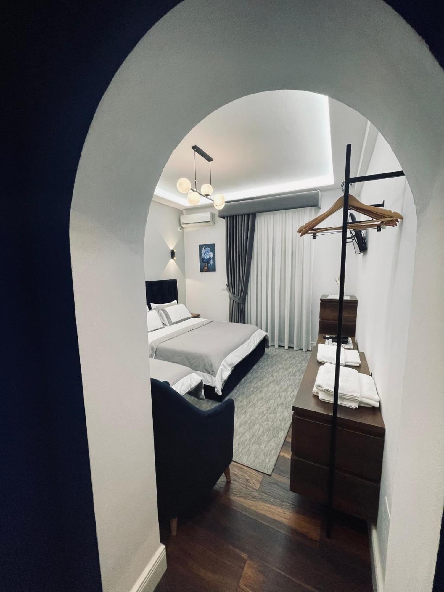 Garden Boutique Hotel Elbasan Extérieur photo
