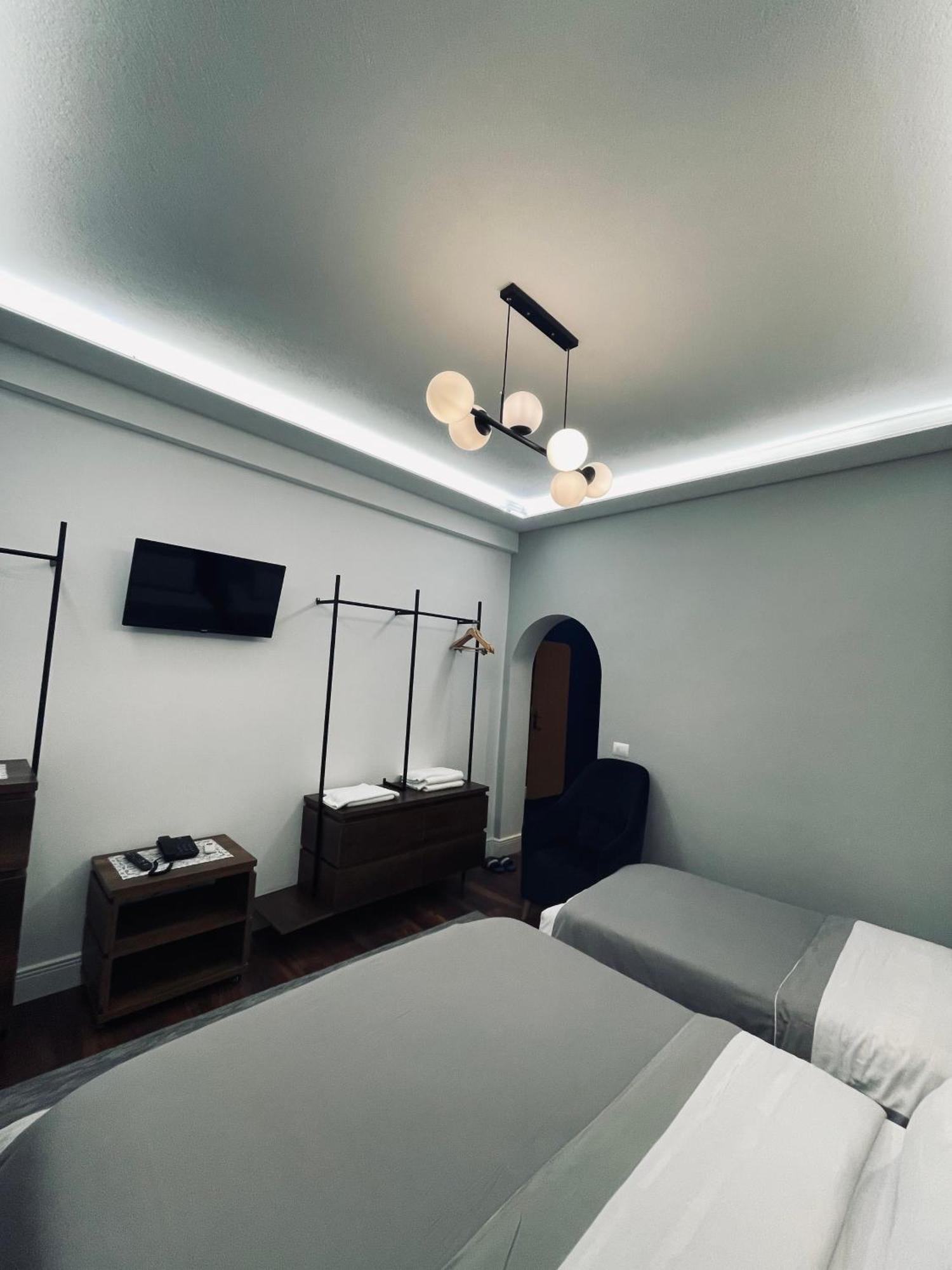 Garden Boutique Hotel Elbasan Extérieur photo
