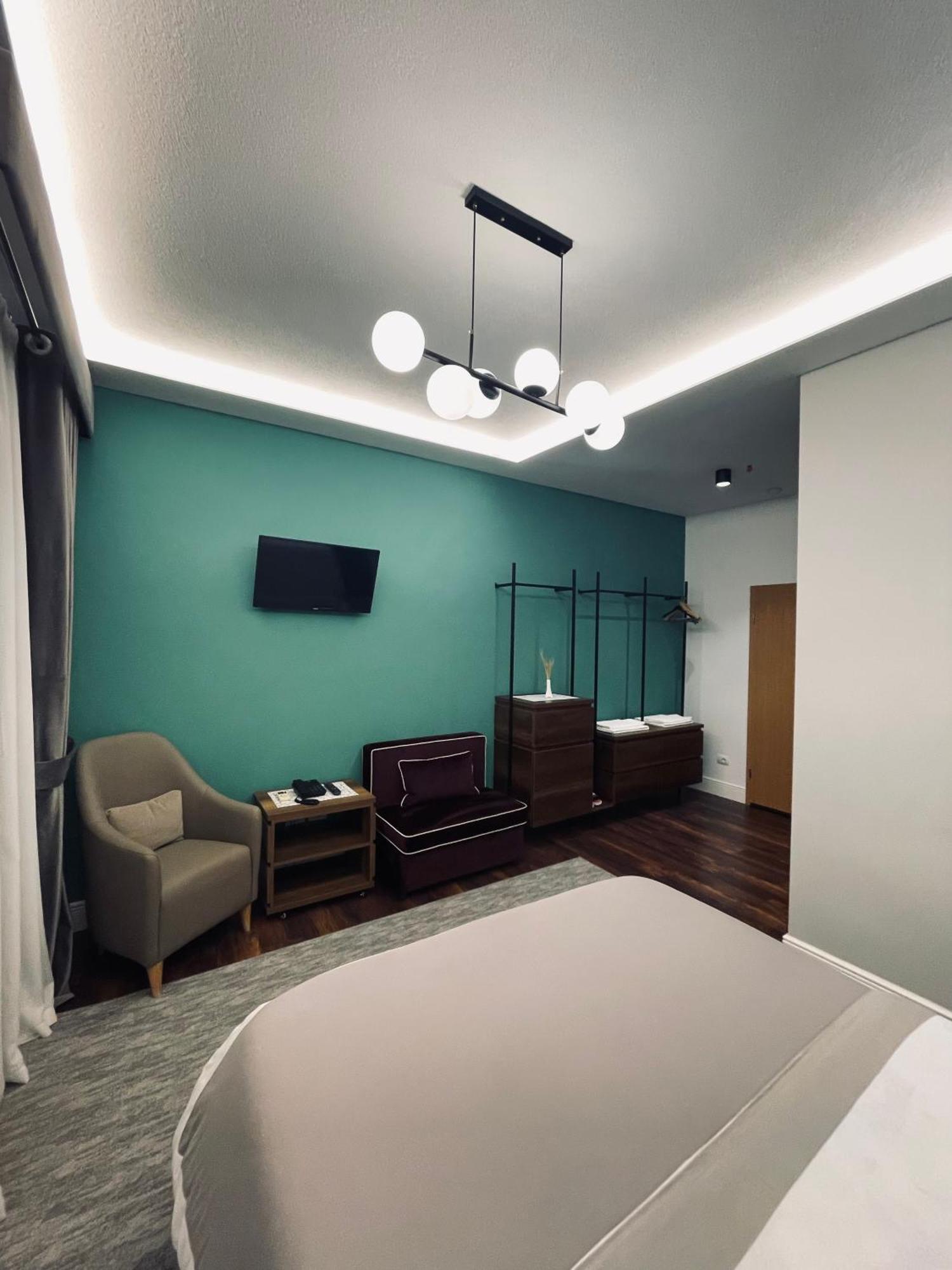 Garden Boutique Hotel Elbasan Extérieur photo