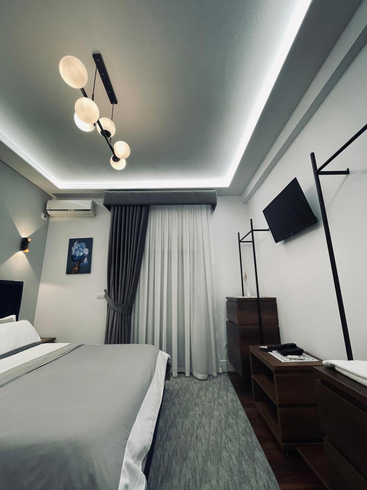 Garden Boutique Hotel Elbasan Extérieur photo
