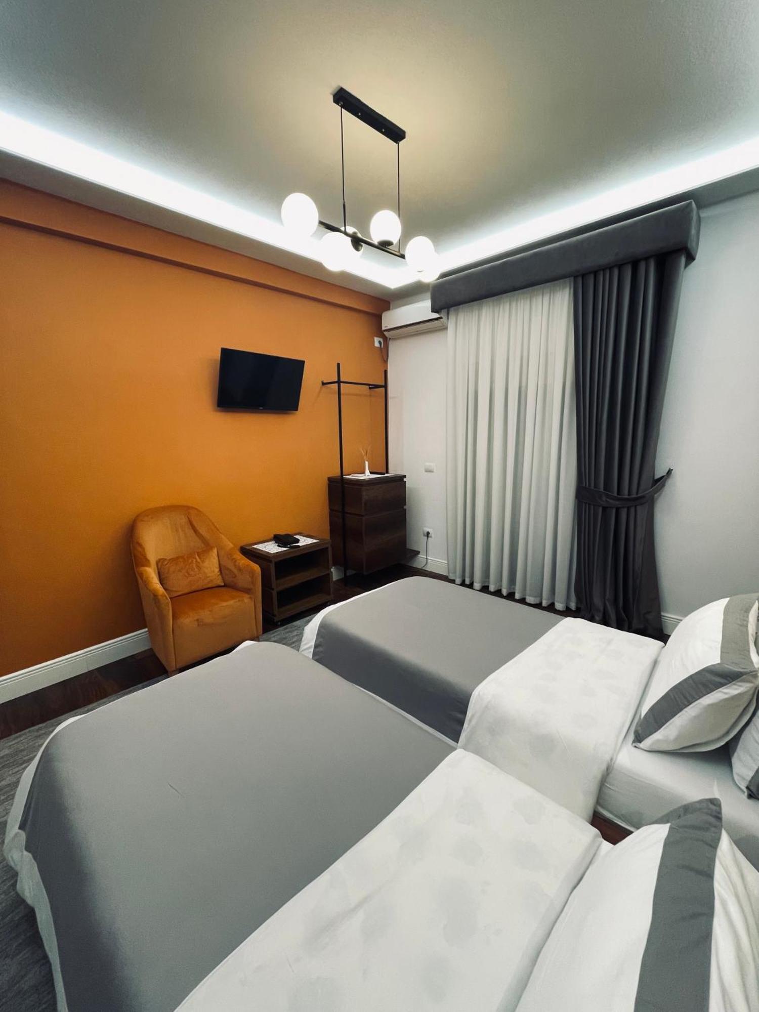 Garden Boutique Hotel Elbasan Extérieur photo